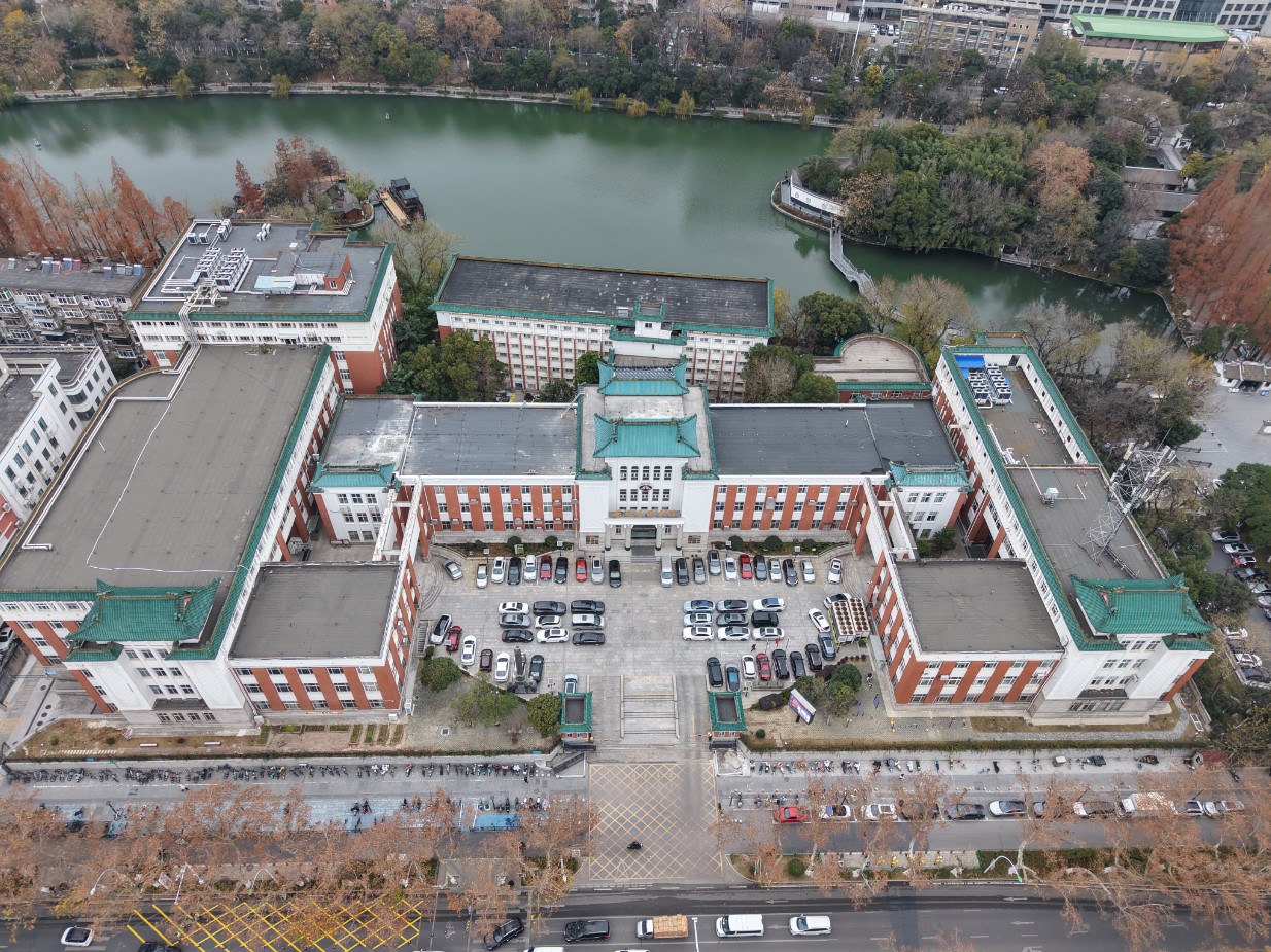 安徽省图书馆东西楼及书库楼顶维修项目